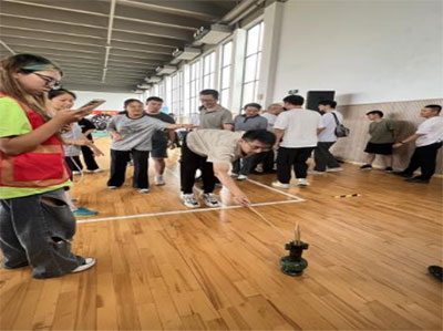 2024年重固鎮(zhèn)職工健康嘉年華圓滿結束 上海創(chuàng)力集團職工代表隊榮獲團體第三名(圖2) 2024年重固鎮(zhèn)職工健康嘉年華圓滿結束 上海創(chuàng)力集團職工代表隊榮獲團體第三名(圖2)